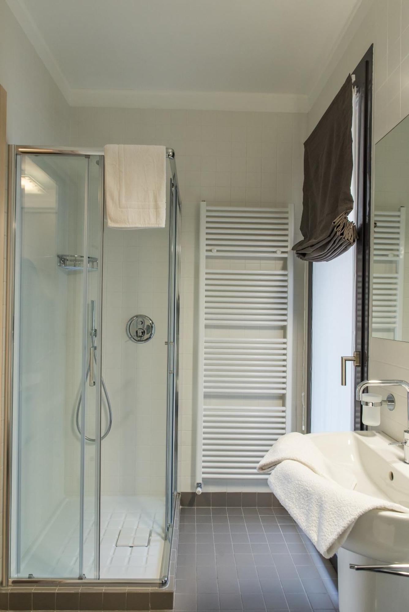 Residenza Luigina Apartment Varenna Phòng bức ảnh