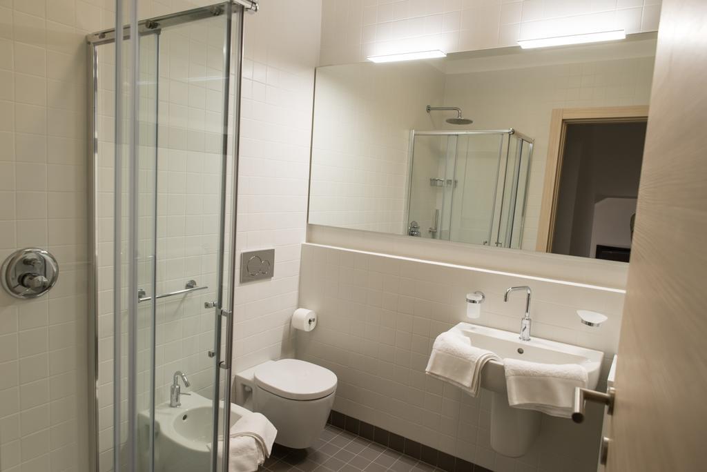 Residenza Luigina Apartment Varenna Phòng bức ảnh