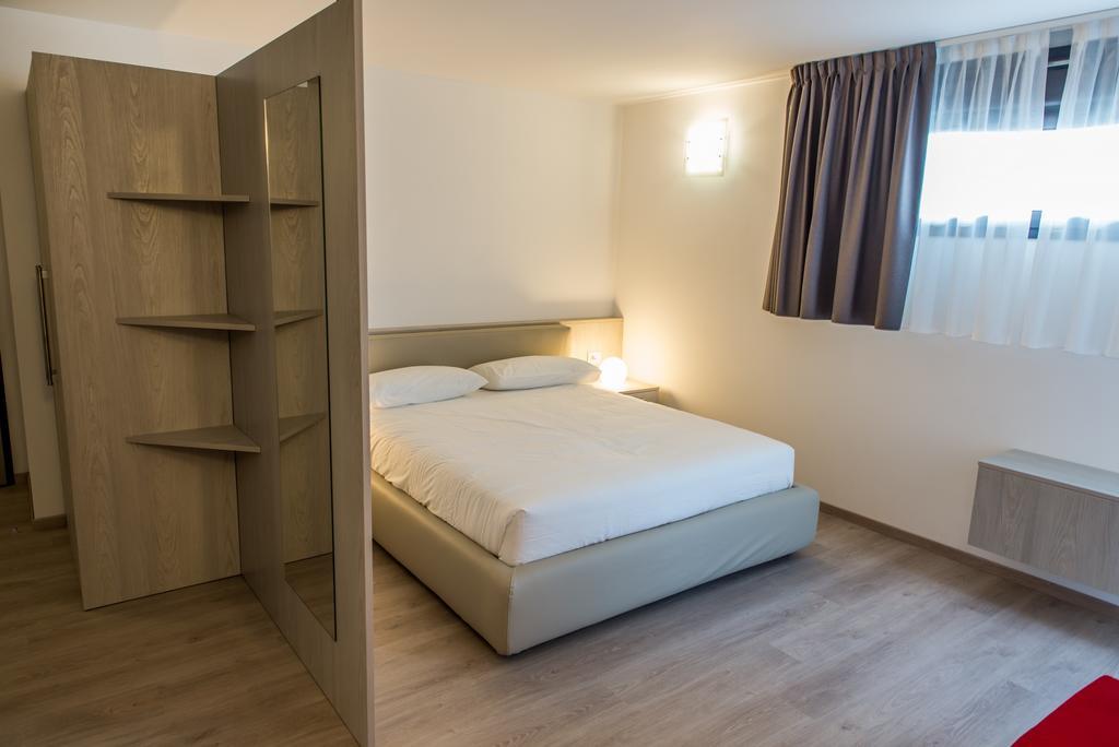 Residenza Luigina Apartment Varenna Phòng bức ảnh